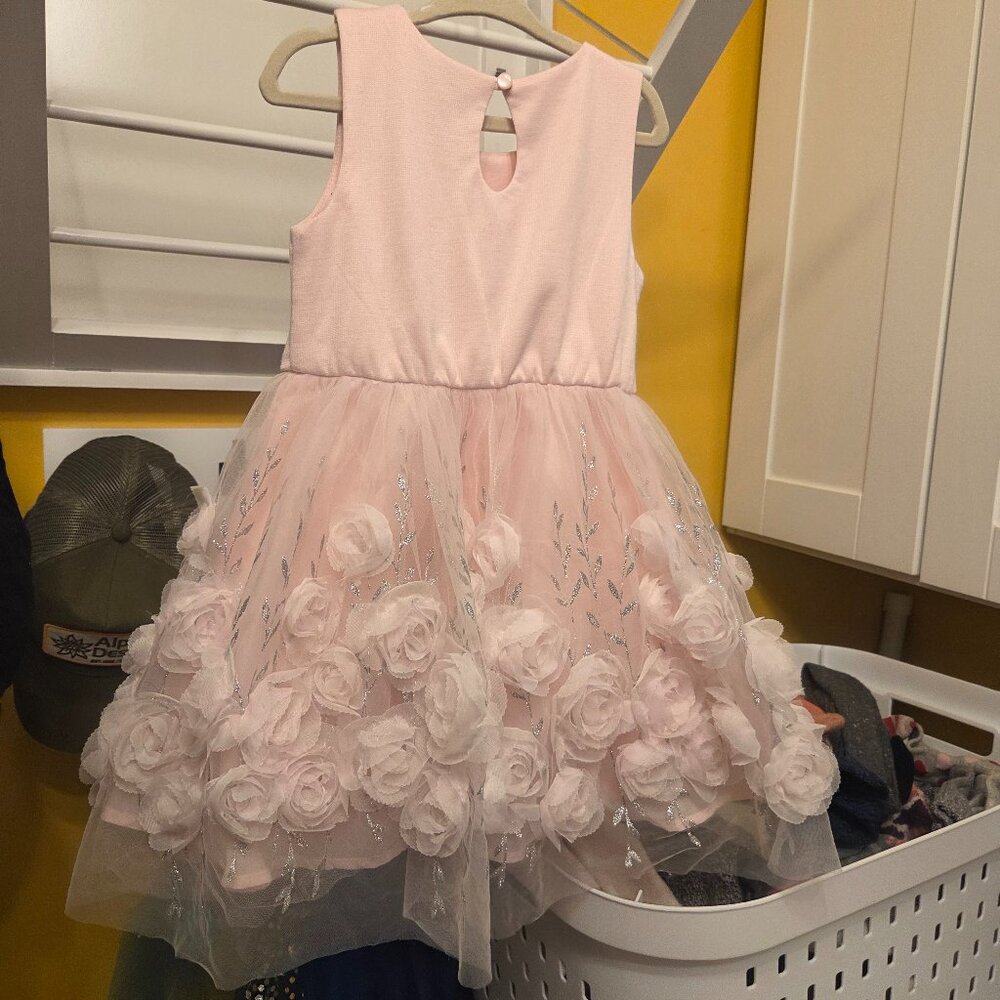 Girls Frilly Pink Dress w/ petticoat! (Size 4)